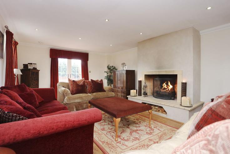 Building Greenknowes Poultry Fa - joivy - 1076022 adresindeki bir dairede modern mobilyalarla zarif bir şekilde tasarlanmış oturma odası Kelty, Kelty