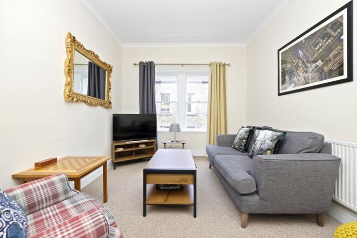 New Town/Broughton, Edinburgh에 위치한 Building Rose Street North Lane - joivy - 1075920 아파트의 세련된 인테리어가 돋보이는 거실