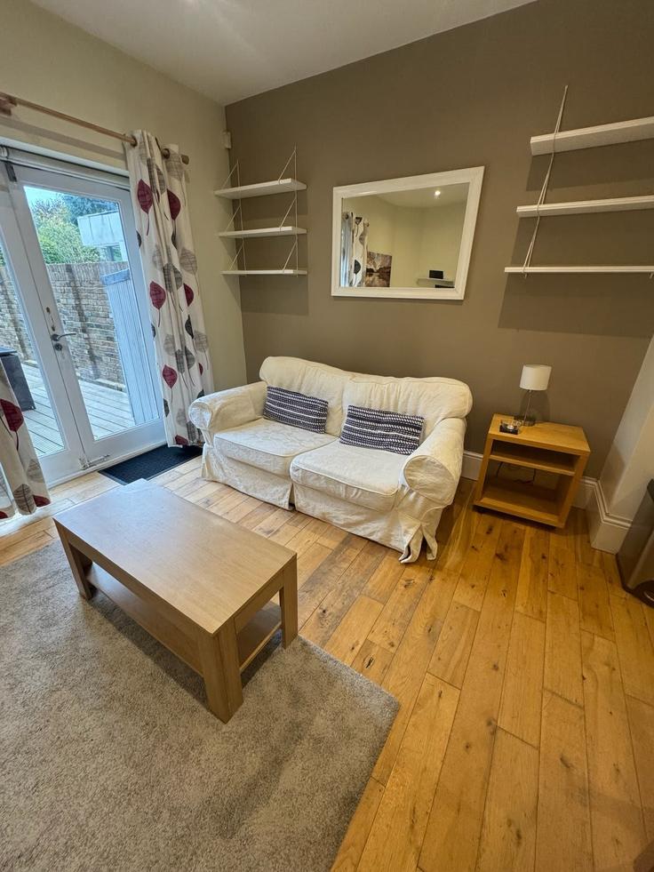 Building The Chase - joivy - 1339233 adresindeki bir dairede modern mobilyalarla zarif bir şekilde tasarlanmış oturma odası London Borough of Lambeth, London