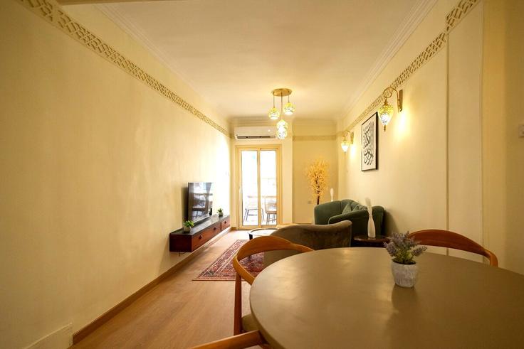 Cairo El Sayeda ZeinabのBuilding Dareh Saed - jolie-havens - 1405005のアパートメントにある、モダンな家具を備えたエレガントなデザインのリビングルーム