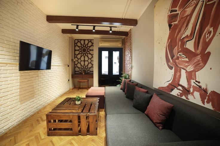 Building Egypt - jolie-havens - 1404986 adresindeki bir dairede modern mobilyalarla zarif bir şekilde tasarlanmış oturma odası El Sayeda Zeinab, Cairo