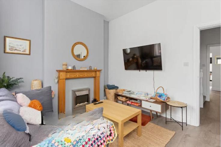 Elegante sala de estar con mobiliario moderno en un apartamento en Building Cross Street - jozef-toth - 1507944 en Barrow-in-Furness, Barrow-in-Furness Elegante sala de estar con mobiliario moderno en un apartamento en Building Cross Street - jozef-toth - 1507944 en Barrow-in-Furness, Barrow-in-Furness