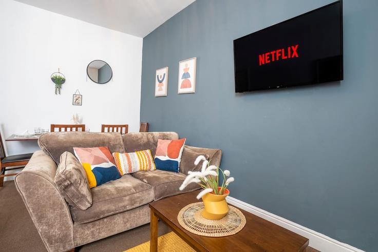 Building Windsor Avenue - jozef-toth - 1507929 adresindeki bir dairede modern mobilyalarla zarif bir şekilde tasarlanmış oturma odası Metropolitan Borough of Gateshead, Gateshead Building Windsor Avenue - jozef-toth - 1507929 adresindeki bir dairede modern mobilyalarla zarif bir şekilde tasarlanmış oturma odası Metropolitan Borough of Gateshead, Gateshead