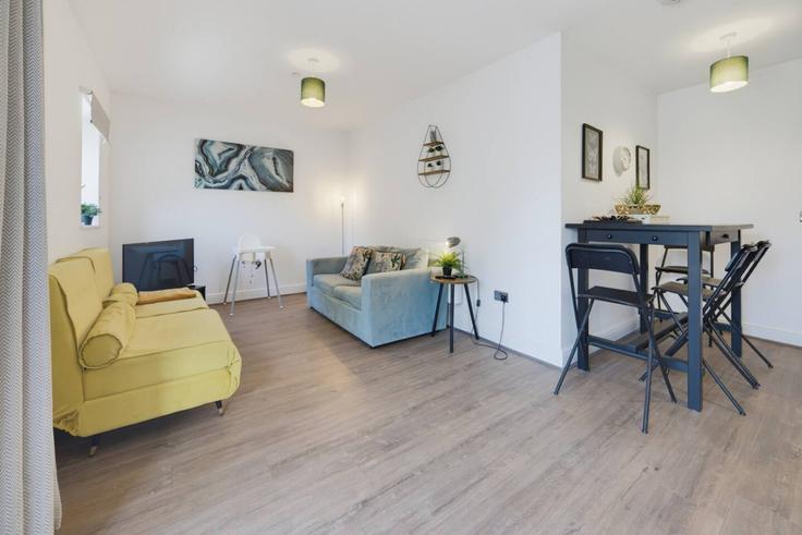 Salle de séjour élégante avec mobilier moderne dans un appartement à Building North Road - jry-property-group - 1648127 à Cathays, Cardiff Salle de séjour élégante avec mobilier moderne dans un appartement à Building North Road - jry-property-group - 1648127 à Cathays, Cardiff