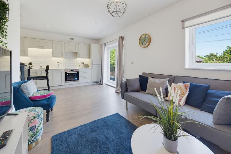 Salle de séjour élégante avec mobilier moderne dans un appartement à Building North Road - jry-property-group - 1648158 à Cathays, Cardiff