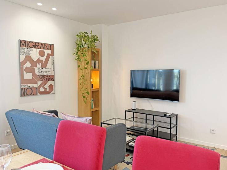 Salle de séjour élégante avec mobilier moderne dans un appartement à Building Largo da Feira - junto-ao-mar - 1407058 à Olhão, Olhão