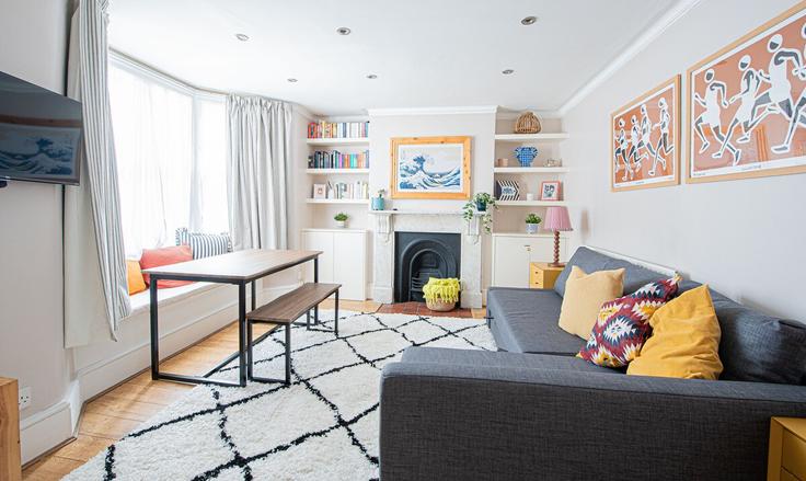 Building Carthew Villas - keey - 1507149 adresindeki bir dairede modern mobilyalarla zarif bir şekilde tasarlanmış oturma odası London Borough of Hammersmith and Fulham, London Building Carthew Villas - keey - 1507149 adresindeki bir dairede modern mobilyalarla zarif bir şekilde tasarlanmış oturma odası London Borough of Hammersmith and Fulham, London