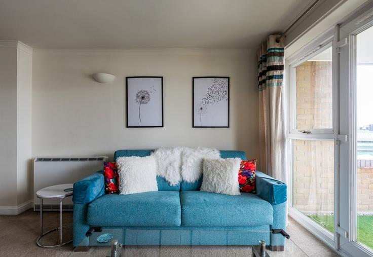 Elegantly designed living room with modern furnishings in an apartment at Building Lombard Road - keey - 1520646 in London Borough of Wandsworth, London Elegantly designed living room with modern furnishings in an apartment at Building Lombard Road - keey - 1520646 in London Borough of Wandsworth, London