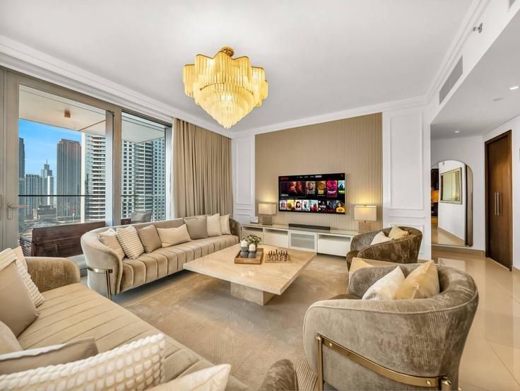 Elegant gestaltetes Wohnzimmer mit moderner Einrichtung in einer Wohnung im Building Dubai Fountain Street - kensington-holiday-homes-rental-llc - 1232674 - DXB in Downtown Dubai, Dubai Elegant gestaltetes Wohnzimmer mit moderner Einrichtung in einer Wohnung im Building Dubai Fountain Street - kensington-holiday-homes-rental-llc - 1232674 - DXB in Downtown Dubai, Dubai