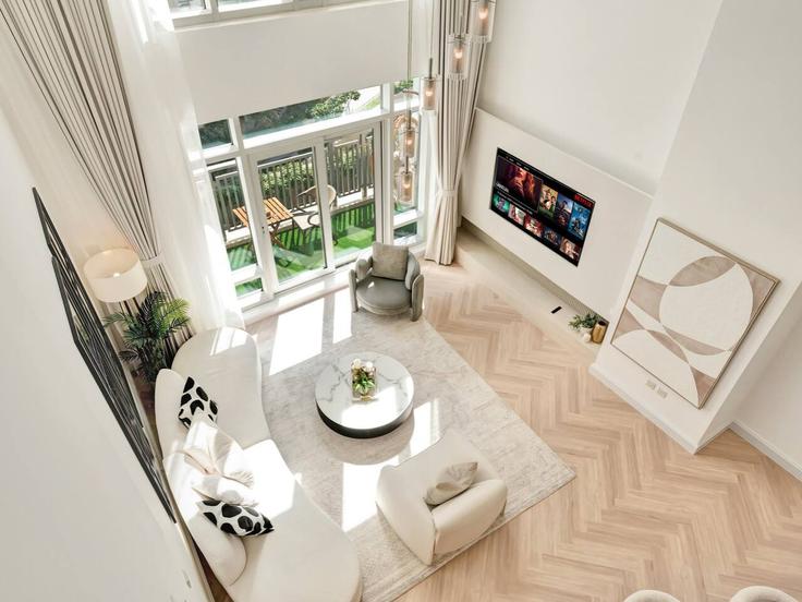 Downtown Dubai, Dubai에 위치한 Building Sh Mohammed Bin Rashid Blvd - kensington-holiday-homes-rental-llc - 1313847 - DXB 아파트의 세련된 인테리어가 돋보이는 거실 Downtown Dubai, Dubai에 위치한 Building Sh Mohammed Bin Rashid Blvd - kensington-holiday-homes-rental-llc - 1313847 - DXB 아파트의 세련된 인테리어가 돋보이는 거실