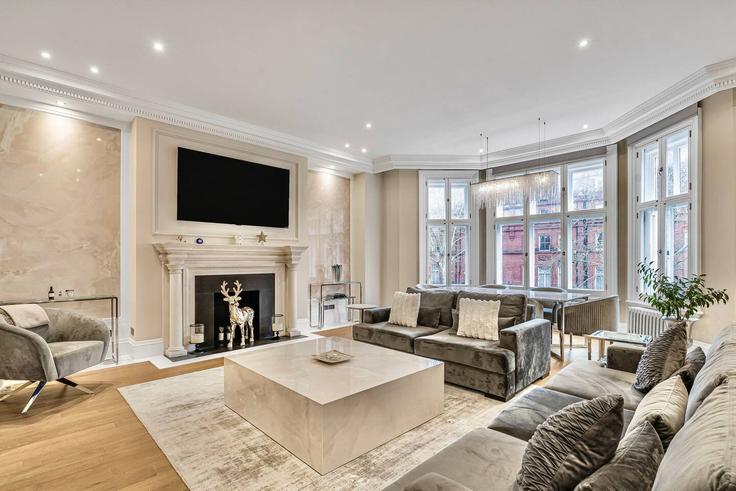 Elegante sala de estar con mobiliario moderno en un apartamento en Building Cadogan Square - kenton-hostaway - 1461632 en Royal Borough of Kensington and Chelsea, London Elegante sala de estar con mobiliario moderno en un apartamento en Building Cadogan Square - kenton-hostaway - 1461632 en Royal Borough of Kensington and Chelsea, London