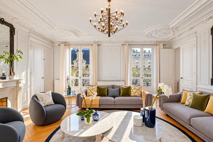 Elegant gestaltetes Wohnzimmer mit moderner Einrichtung in einer Wohnung im Building Avenue Kléber - kenton-hostaway - 1060559 in 16th arrondissement, Paris Elegant gestaltetes Wohnzimmer mit moderner Einrichtung in einer Wohnung im Building Avenue Kléber - kenton-hostaway - 1060559 in 16th arrondissement, Paris