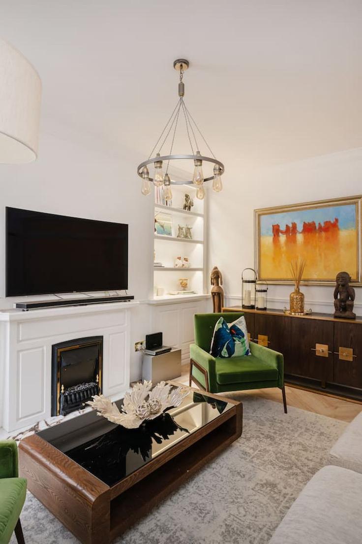 London City of WestminsterのBuilding Upper Berkeley Street - kenton-hostaway - 1300979 - LONのアパートメントにある、モダンな家具を備えたエレガントなデザインのリビングルーム