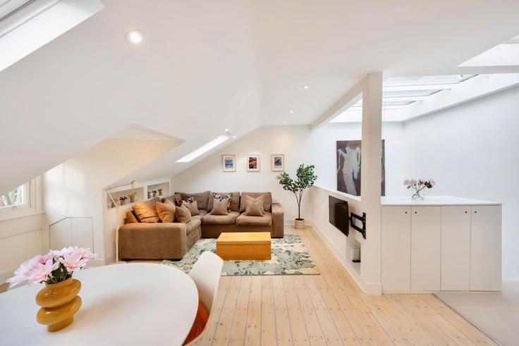 City of Westminster, London에 위치한 Building Randolph Avenue - kenton-hostaway - 1376637 유닛의 세련된 인테리어가 돋보이는 거실