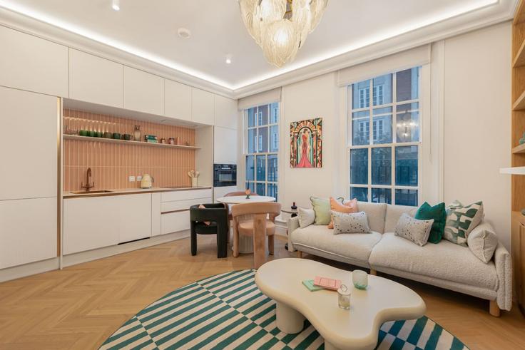 Elegante sala de estar con mobiliario moderno en un apartamento en Building Crawford Street - kenton-hostaway - 1390077 en City of Westminster, London Elegante sala de estar con mobiliario moderno en un apartamento en Building Crawford Street - kenton-hostaway - 1390077 en City of Westminster, London