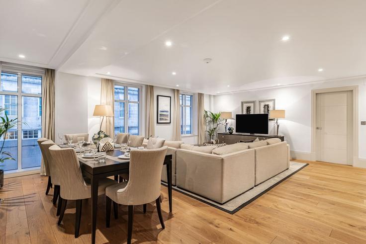 Sala de estar elegantemente projetada com móveis modernos em um apartamento no Building Park Street - kenton-hostaway - 1473260 em City of Westminster, London