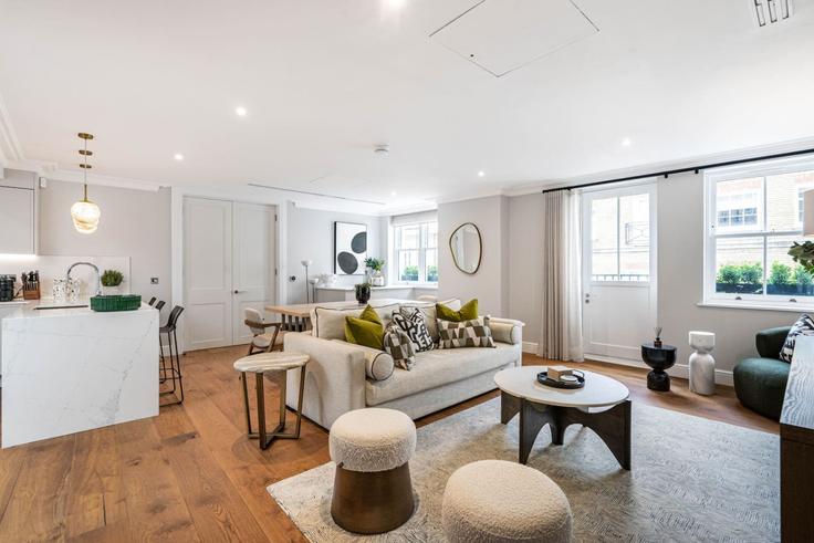 Building Hay's Mews - kenton-hostaway - 1539512 adresindeki bir dairede modern mobilyalarla zarif bir şekilde tasarlanmış oturma odası City of Westminster, London Building Hay's Mews - kenton-hostaway - 1539512 adresindeki bir dairede modern mobilyalarla zarif bir şekilde tasarlanmış oturma odası City of Westminster, London