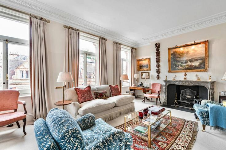 City of Westminster, London에 위치한 Building Mount Street - kenton-hostaway - 1592235 유닛의 세련된 인테리어가 돋보이는 거실