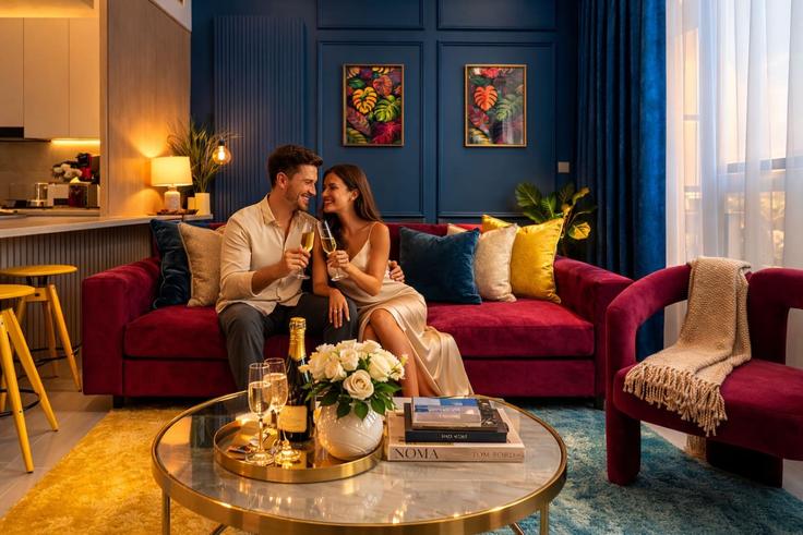 Elegante sala de estar con mobiliario moderno en un apartamento en Building Kaheel Blvd - keyrock-holiday-homes-1 - 1578750 en Jumeirah Village, Dubai Elegante sala de estar con mobiliario moderno en un apartamento en Building Kaheel Blvd - keyrock-holiday-homes-1 - 1578750 en Jumeirah Village, Dubai