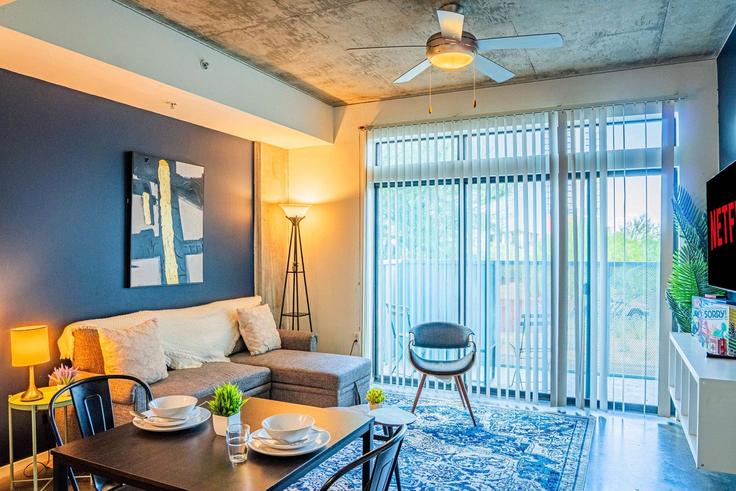 Phoenix, Phoenix에 위치한 Building North 4th Street - klvg-properties - 1281573 - USA 아파트의 세련된 인테리어가 돋보이는 거실