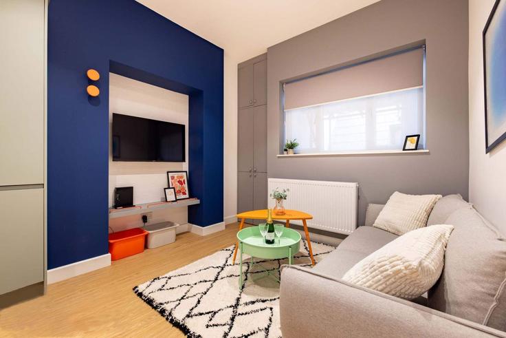 Elegante sala de estar con mobiliario moderno en un apartamento en Building City Garden Row - kmipropertymanagement - 1325658 en London Borough of Islington, London Elegante sala de estar con mobiliario moderno en un apartamento en Building City Garden Row - kmipropertymanagement - 1325658 en London Borough of Islington, London
