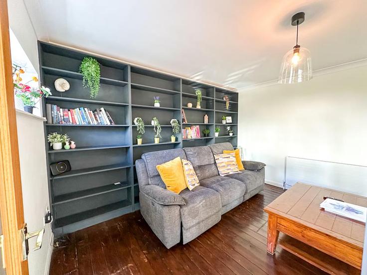 Canterbury City of CanterburyのBuilding Old Dover Road - koala-rentals-ltd - 1493042のアパートメントにある、モダンな家具を備えたエレガントなデザインのリビングルーム