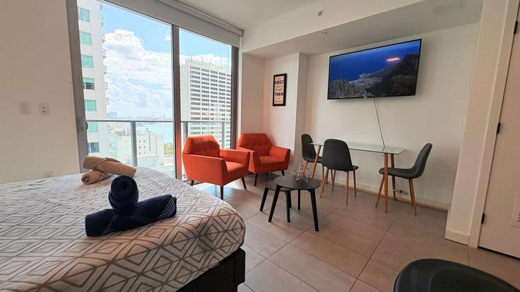 Miami, Miami에 위치한 Building Biscayne Boulevard - kohcoon-llc - 1261237 - MIA 아파트의 세련된 인테리어가 돋보이는 거실