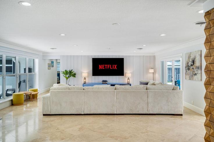 Building Taylor Street - kohcoon-llc - 1632614 adresindeki bir dairede modern mobilyalarla zarif bir şekilde tasarlanmış oturma odası Hollywood, Hollywood Building Taylor Street - kohcoon-llc - 1632614 adresindeki bir dairede modern mobilyalarla zarif bir şekilde tasarlanmış oturma odası Hollywood, Hollywood