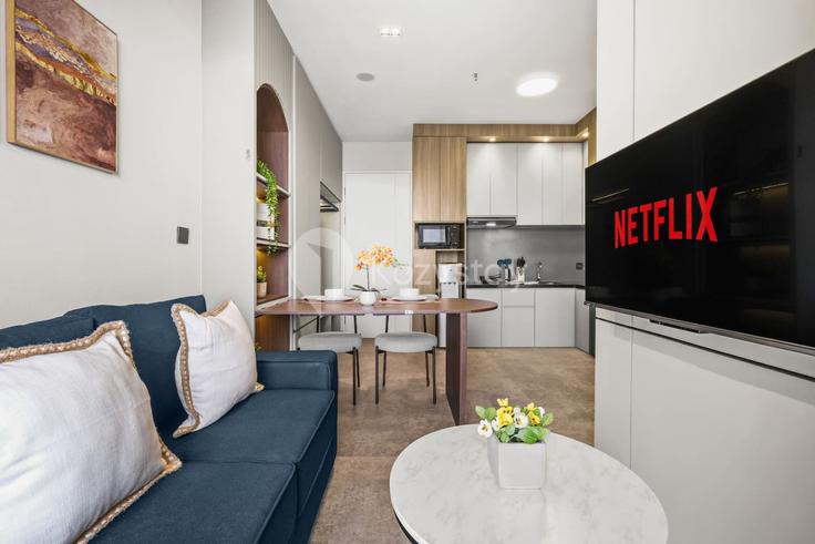 Building Jalan Karet Sawah - kozystay-1 - 1529834 adresindeki bir dairede modern mobilyalarla zarif bir şekilde tasarlanmış oturma odası Setiabudi, South Jakarta City
