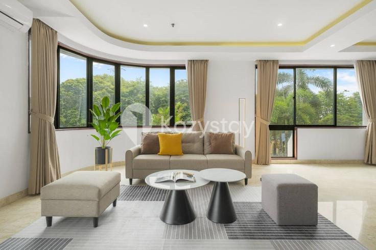 Central Jakarta City Tanah AbangのBuilding Jalan Gatot Subroto - kozystay-1 - 1633016のアパートメントにある、モダンな家具を備えたエレガントなデザインのリビングルーム Central Jakarta City Tanah AbangのBuilding Jalan Gatot Subroto - kozystay-1 - 1633016のアパートメントにある、モダンな家具を備えたエレガントなデザインのリビングルーム