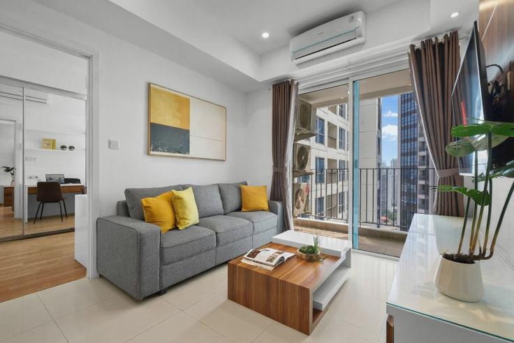 Tebet, South Jakarta City에 위치한 Building Jalan Raya Casablanca - kozystay-1 - 1587089 유닛의 세련된 인테리어가 돋보이는 거실 Tebet, South Jakarta City에 위치한 Building Jalan Raya Casablanca - kozystay-1 - 1587089 유닛의 세련된 인테리어가 돋보이는 거실
