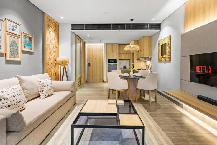 South Kuta, Badung Regency에 위치한 Building Jalan Telaga Waja - kozystay-1 - 1529717 유닛의 세련된 인테리어가 돋보이는 거실 South Kuta, Badung Regency에 위치한 Building Jalan Telaga Waja - kozystay-1 - 1529717 유닛의 세련된 인테리어가 돋보이는 거실