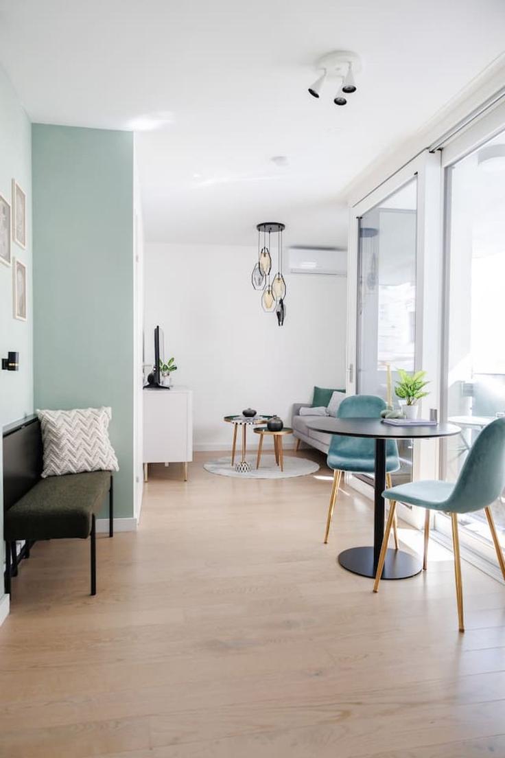 Vienna, Vienna에 위치한 Building Wallensteinstraße - kpa-immobilien-gmbh - 1259262 - VIE 아파트의 세련된 인테리어가 돋보이는 거실