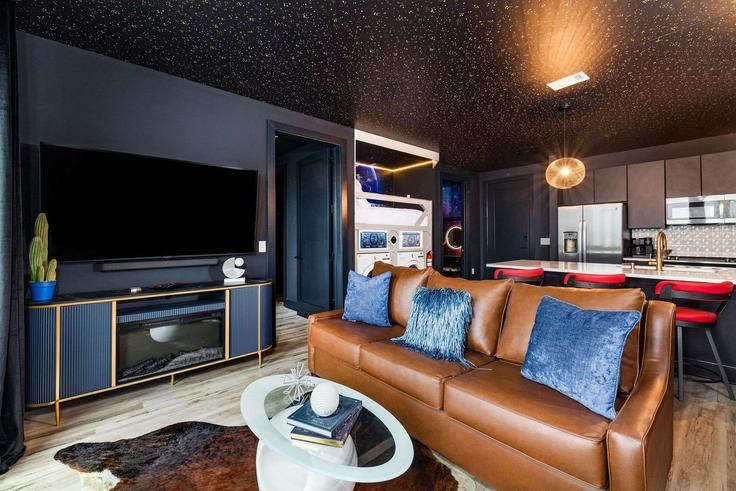 Nashville NashvilleのBuilding Hermitage Avenue - krpm - 1284705 - BNAのアパートメントにある、モダンな家具を備えたエレガントなデザインのリビングルーム Nashville NashvilleのBuilding Hermitage Avenue - krpm - 1284705 - BNAのアパートメントにある、モダンな家具を備えたエレガントなデザインのリビングルーム