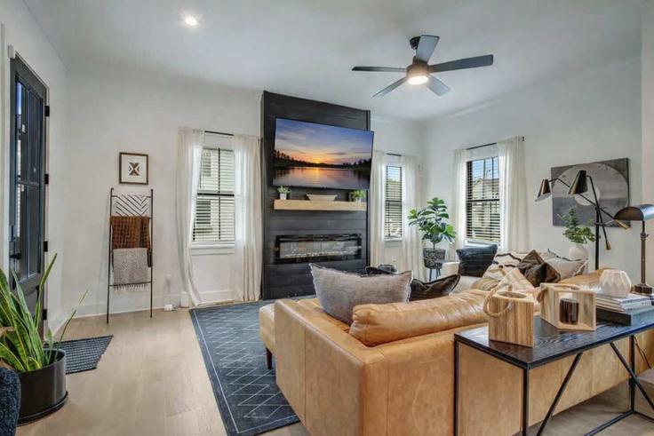 Building Morrow Road - krpm - 1051667 - BNA adresindeki bir dairede modern mobilyalarla zarif bir şekilde tasarlanmış oturma odası Nashville, Nashville
