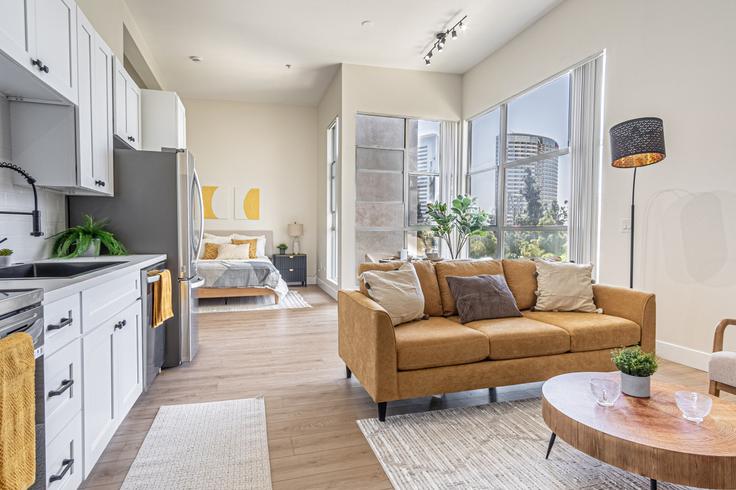 San Diego, San Diego에 위치한 Building Front Street - kubandaproperties - 1288263 - SAN 아파트의 세련된 인테리어가 돋보이는 거실