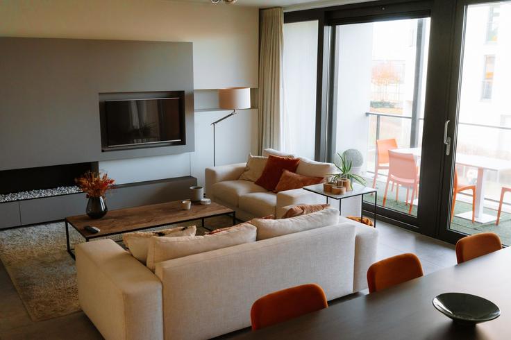 Building Oude Oostendse Steenweg - la-petite-foret - 1404465 adresindeki bir dairede modern mobilyalarla zarif bir şekilde tasarlanmış oturma odası Bruges, Bruges