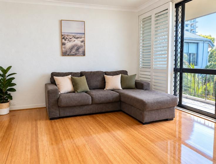 Building Federation Avenue - lane-property - 1310595 - AUS adresindeki bir dairede modern mobilyalarla zarif bir şekilde tasarlanmış oturma odası Broadbeach, Gold Coast Building Federation Avenue - lane-property - 1310595 - AUS adresindeki bir dairede modern mobilyalarla zarif bir şekilde tasarlanmış oturma odası Broadbeach, Gold Coast