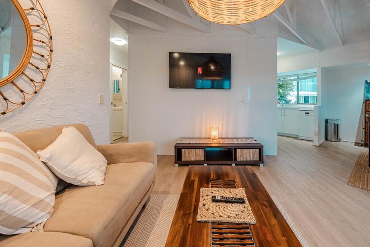 Building Sixth Avenue - lane-property - 1310581 - AUS adresindeki bir dairede modern mobilyalarla zarif bir şekilde tasarlanmış oturma odası Maroochydore, Sunshine Coast Building Sixth Avenue - lane-property - 1310581 - AUS adresindeki bir dairede modern mobilyalarla zarif bir şekilde tasarlanmış oturma odası Maroochydore, Sunshine Coast
