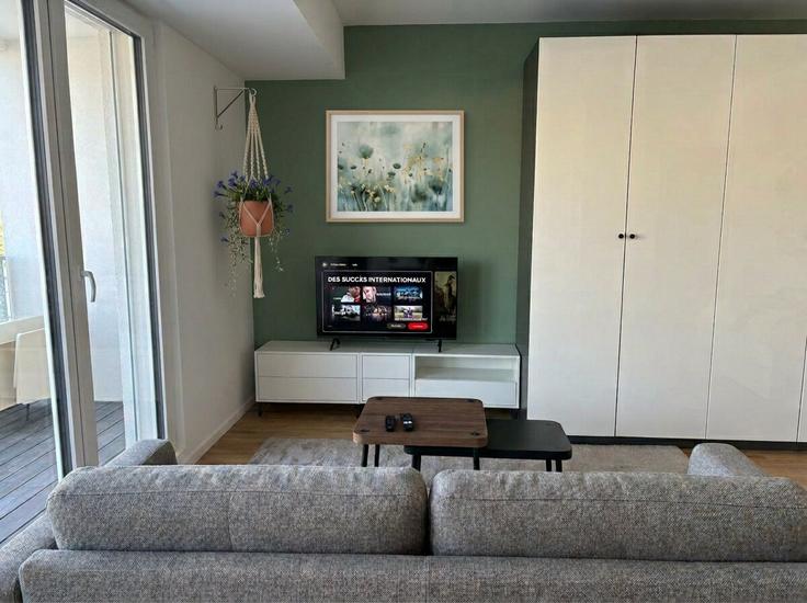 Elegant gestaltetes Wohnzimmer mit moderner Einrichtung in einer Wohnung im Building Rue du Simplon - lausanne-furnished - 1492942 in Lausanne, Lausanne Elegant gestaltetes Wohnzimmer mit moderner Einrichtung in einer Wohnung im Building Rue du Simplon - lausanne-furnished - 1492942 in Lausanne, Lausanne