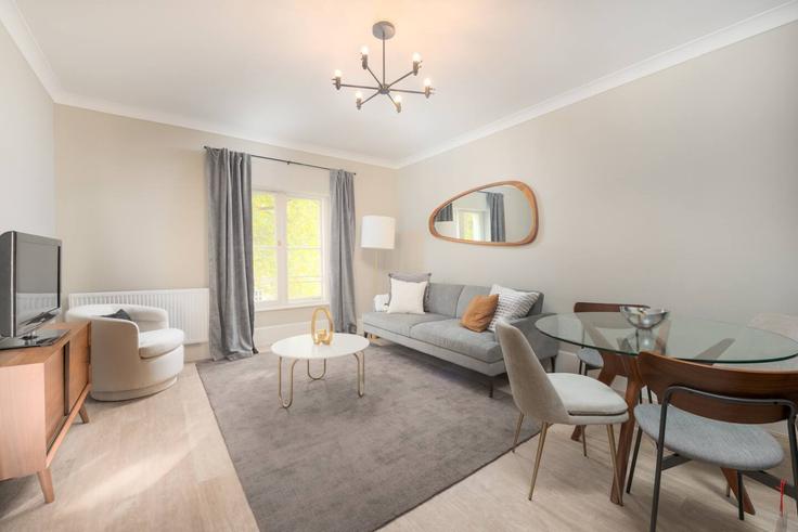 Building Prince's Square - lb73-management - 1330195 adresindeki bir dairede modern mobilyalarla zarif bir şekilde tasarlanmış oturma odası City of Westminster, London Building Prince's Square - lb73-management - 1330195 adresindeki bir dairede modern mobilyalarla zarif bir şekilde tasarlanmış oturma odası City of Westminster, London