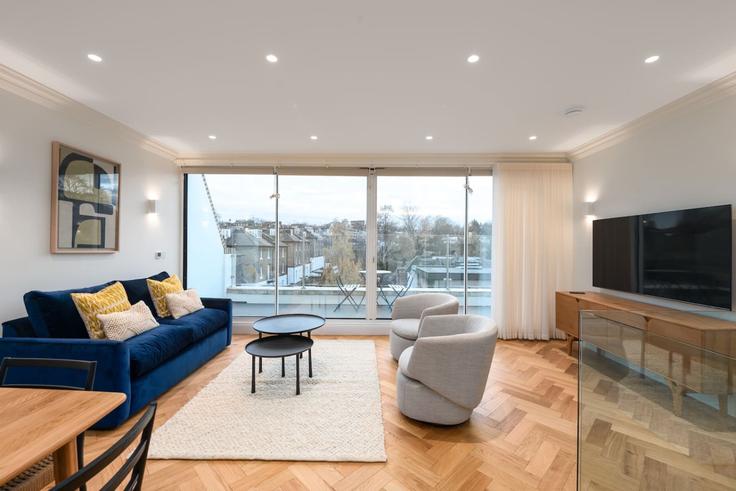 Elegante sala de estar con mobiliario moderno en un apartamento en Building Rosslyn Hill - lb73-management - 1330207 en London Borough of Camden, London