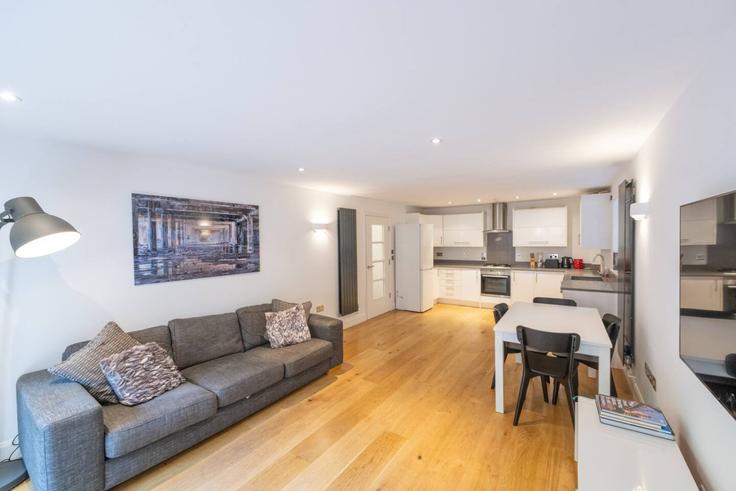 London Borough of Haringey, London에 위치한 Building Avenue Road - lb73-management - 1330231 아파트의 세련된 인테리어가 돋보이는 거실