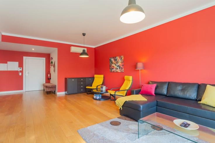 Salle de séjour élégante avec mobilier moderne dans un appartement à Building Rua de Campolide - ld-ninja-stays - 1262794 - LIS à Campolide, Lisbon