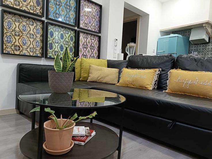 Elegante sala de estar con mobiliario moderno en un apartamento en Building Travessa Convento de Jesus - ld-ninja-stays - 1262808 - LIS en Misericórdia, Lisbon Elegante sala de estar con mobiliario moderno en un apartamento en Building Travessa Convento de Jesus - ld-ninja-stays - 1262808 - LIS en Misericórdia, Lisbon