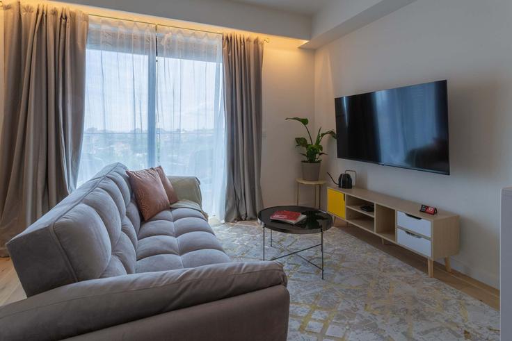 Building Rua Soeiro Pereira Gomes - ld-ninja-stays - 1532575 adresindeki bir dairede modern mobilyalarla zarif bir şekilde tasarlanmış oturma odası Avenidas Novas, Lisbon Building Rua Soeiro Pereira Gomes - ld-ninja-stays - 1532575 adresindeki bir dairede modern mobilyalarla zarif bir şekilde tasarlanmış oturma odası Avenidas Novas, Lisbon