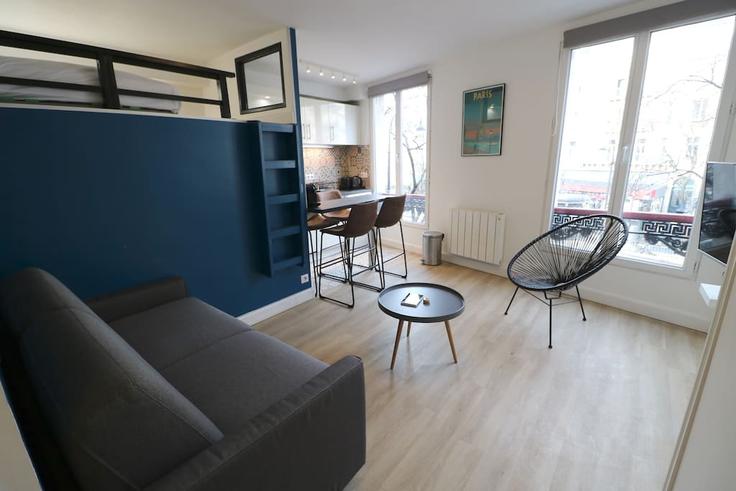 Building Boulevard de Bonne Nouvelle - le-porte-clefs - 1537415 adresindeki bir dairede modern mobilyalarla zarif bir şekilde tasarlanmış oturma odası 2nd arrondissement, Paris Building Boulevard de Bonne Nouvelle - le-porte-clefs - 1537415 adresindeki bir dairede modern mobilyalarla zarif bir şekilde tasarlanmış oturma odası 2nd arrondissement, Paris