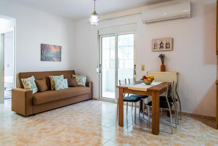 Building Ntentidakidon - leaderstay - 420897 - ATH adresindeki bir dairede modern mobilyalarla zarif bir şekilde tasarlanmış oturma odası Heraklion, Heraklion