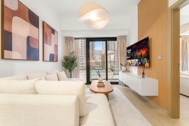 Salle de séjour élégante avec mobilier moderne dans un appartement à Building Tariaq Bedon Esm - let2rent-hostaway - 1263541 - DXB à Nad Al Sheba, Dubai