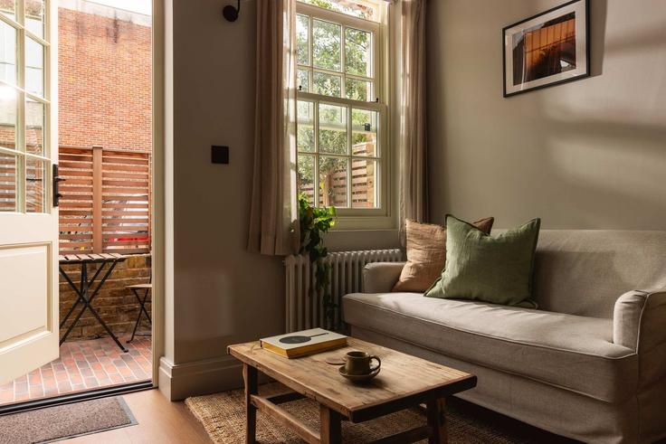 Elegant gestaltetes Wohnzimmer mit moderner Einrichtung in einer Wohnung im Building Leworth Place - leworth-apartments - 1632324 in Windsor, Windsor Elegant gestaltetes Wohnzimmer mit moderner Einrichtung in einer Wohnung im Building Leworth Place - leworth-apartments - 1632324 in Windsor, Windsor